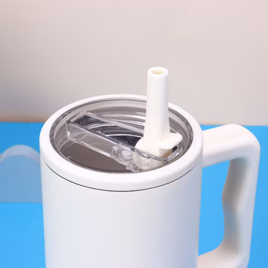 400 ml wiederverwendbarer Vakuum-Thermosbecher, isolierter Reisekaffeebecher aus Edelstahl mit weichem Strohhalm